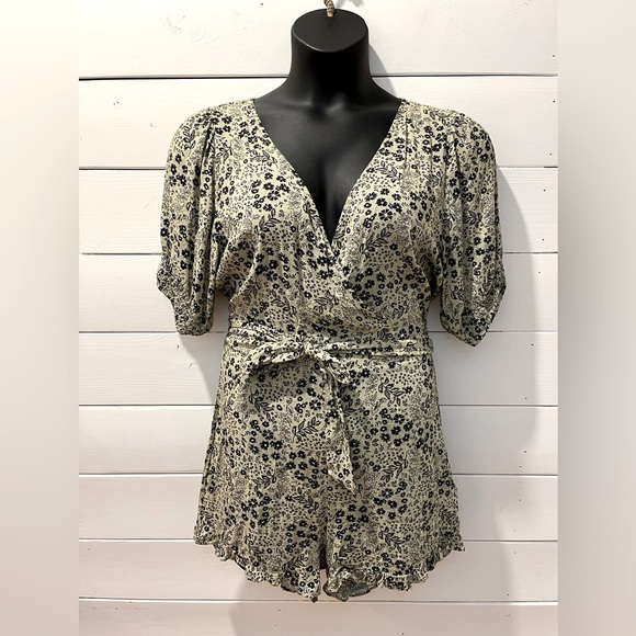 Floral Sage Green Wrap Romper - Urban Outfitters - Size L - Picture 1 of 12